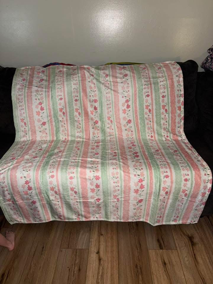 50x60 Polyester (soft) Blanket